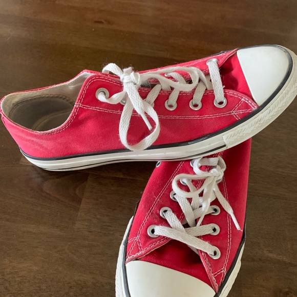 Converse Chuck Taylor sneakers size 8 - Picture 3 of 6